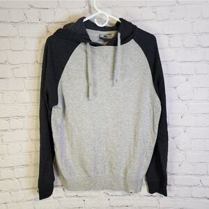 Men's Colosseum lightweight sweatshirt  hoodie, size small